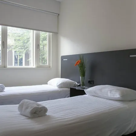 Easyhotel Centre מלון 2*