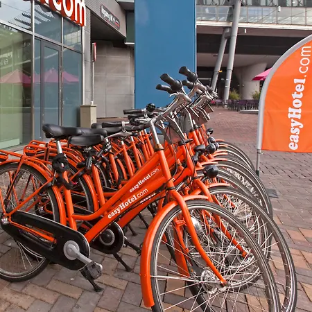 Easyhotel Centre מלון