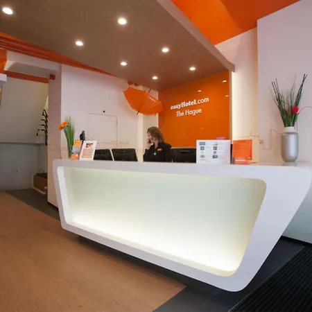 מלון Easyhotel Centre