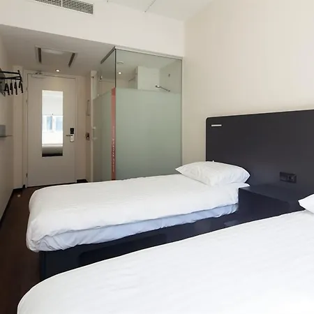 Easyhotel Centre 2* Lahey