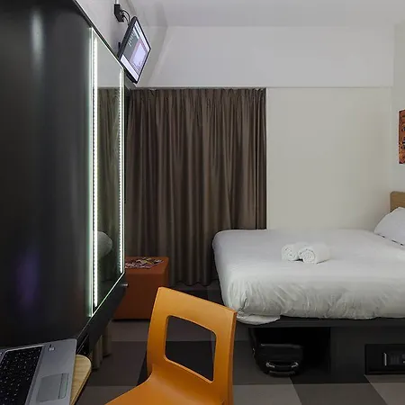 Easyhotel Centre מלון 2*
