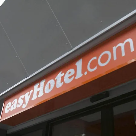 Easyhotel Centre 2* האג