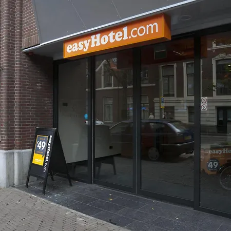 Easyhotel Centre 2* האג